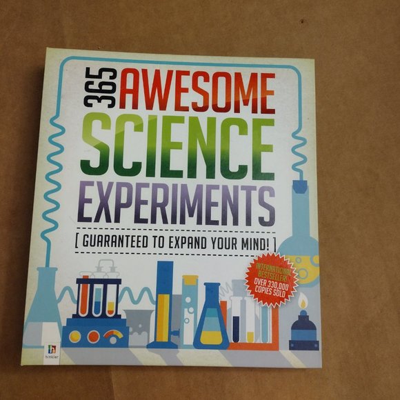 365 Awesome Science Experiments International Bestselling Book - Picture 1 of 3